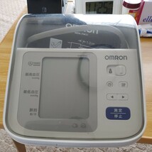オムロン上腕式血圧計　HEM-7310_画像1