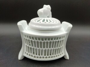  10 three fee three river inside sphere Izumi white porcelain ... carving censer [2-w]