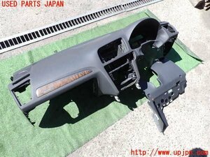 2UPJ-93387505]アウディ・Q5(8RCALF)ダッシュボード 中古