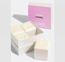 〈特別限定品〉 CHANEL シャネル チャンス オー フレッシュレ サヴォン 4×40g 新品未開封 香水 ALLURE 1.5ml 付 ギフトボックス 保護袋付_画像2