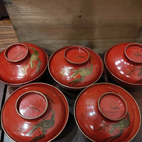 レトロ木製 漆芸 時代物 吸物椀５個まとめて　松に鷹柄の塗椀　骨董品　日本製　和食器　汁椀 漆器