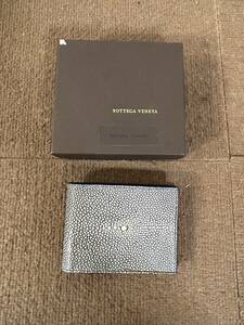 【中古品】BOTTEGA VENETA ボッテガヴェネタ　折り財布　２つ折り　エイ革　 ガルーシャ