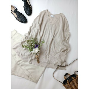 MOGA Moga [ clean . casual . out . not ]V neck Drop shoulder long sleeve knitted pull over beige (12K+1978)