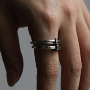 WERKSTATT:MUNCHEN Work шипованный myumhen кольцо M1418 CONNECTED RING INFINITY XS размер 3 полосный 10 номер коннектор ktedo кольцо Infinity 