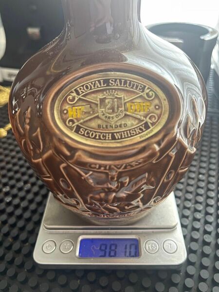 ROYAL SALUTE ロイヤルサルート 21年 40度 700ml スコッチ スコッチウイスキー 古酒　981g