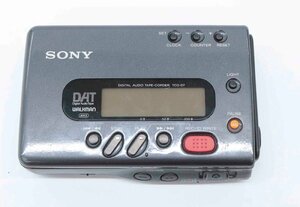 [ used * junk ]SONY DAT WALKMAN TCD-D7 Sony DAT player cassette Walkman [ operation not yet verification ]'