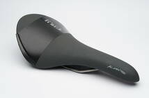 fi'zi:k Fizik ALIANTE R3 Regular kiumレール フィジーク アリアンテ レギュラー サドル 送料520円_画像1