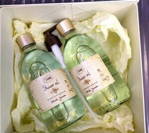 SABON シャワーオイル 　ボディーソープ　500ml　2本( 専用ポンプ1本付き)