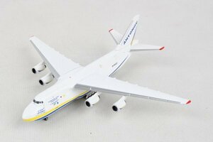 ヘルパウィングス 1/500 AN-124 アントノフ航空 “Be brave like Kharkiv” UR-82027 (HE526777-003)