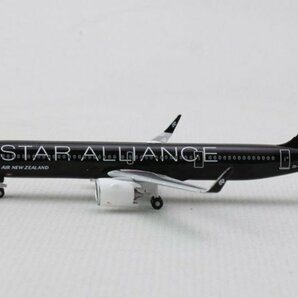 ヘルパウィングス 1/500 A321neo ニュージーランド航空 “Star Alliance” ZK-OYB (HE537391)の画像3