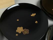 熊7) 輪島塗 銘々皿 蒔絵 梅 漆塗り 皿 5枚揃い 菓子器 和食器 漆塗 菓子皿 茶器 煎茶道具 黒 日本伝統工芸 梅 花柄 和柄 _画像4