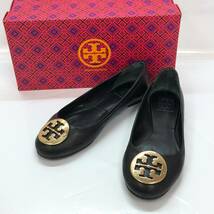 □TORY BURCH フラットパンプス 6 1/2 黒 トリーバーチ レディース バレエシューズ 羊革 ゴールド金具 複数落札同梱OK B230510-305_画像1