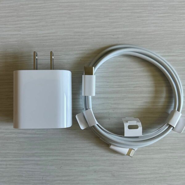アップル　Apple iPhone アイフォン充電器Apple 20W USB-C 電源アダプタ　純正品