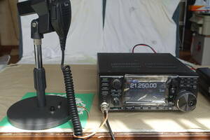  Icom IC-7300 as good as new stand Mike? attaching, free shipping 