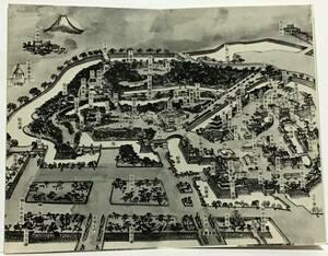戦前　ポストカード　二つ折　見開き　皇居の鳥瞰図　江戸城から皇居までの説明文あり　