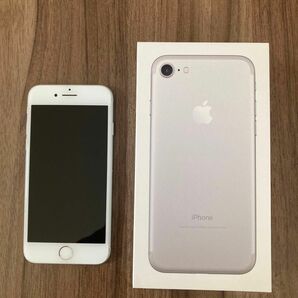 中古 au Apple iPhone 7 シルバー　128GB