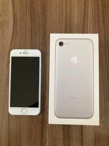 中古 au Apple iPhone 7 シルバー　128GB