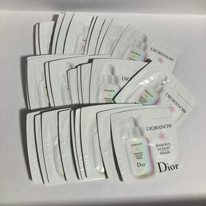 DIOR ディオール スノー アルティメット エッセンス オブ ライト 〈薬用美容液〉 1.3ml×30包