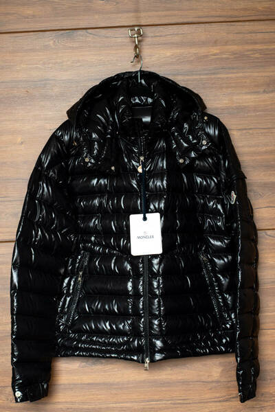 新品 MONCLER ラウロス メンズ ダウンジャケット ブラック ショート