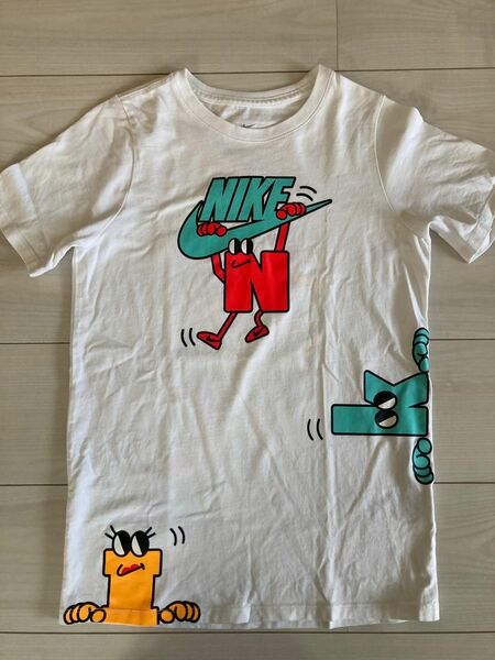 NIKE Tシャツ　130 美品