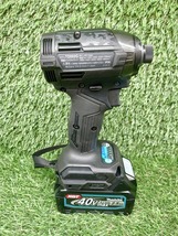 未使用 makita マキタ 40Vmax 充電式 インパクトドライバ バッテリー2個 + 充電器 TD002GRDXB ブラック 【2】_画像3