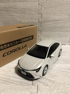 1/30 トヨタ 新型カローラセダン COROLLA 非売品 カラーサンプル ミニカー ホワイトパールクリスタルシャイン