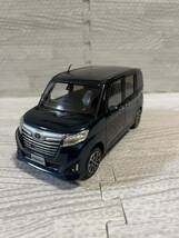 1/30 トヨタ 新型ルーミー ROOMY 前期型 カラーサンプル 非売品 ミニカー　レーザーブルークリスタルシャイン_画像1