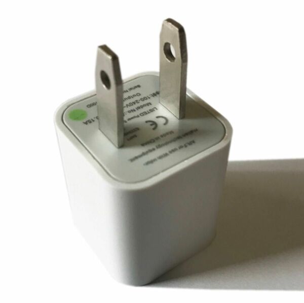 ACアダプター　白　小型　USBタイプA　多機種対応