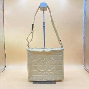 【2995】中古 CHANEL シャネル チョコバー ラムスキン ショルダーバッグ ベージュカラー 角スレ 多少汚れ傷あり ギャランティカード無し