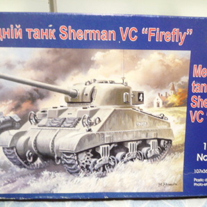 お手つきおまけつき UM 1/72 Sherman VC 'Fiefly'の画像1