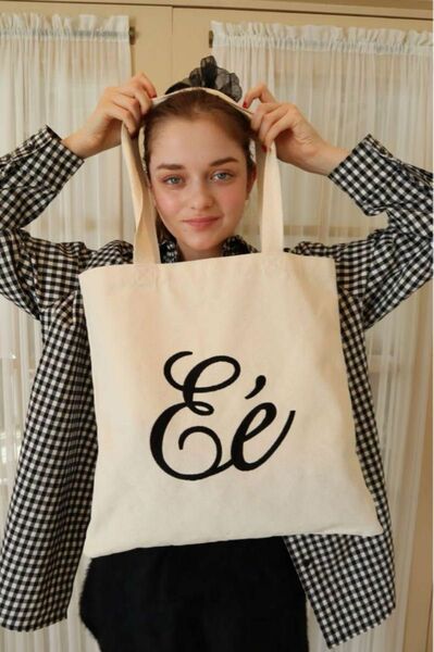 E embroidery tote bag ivory