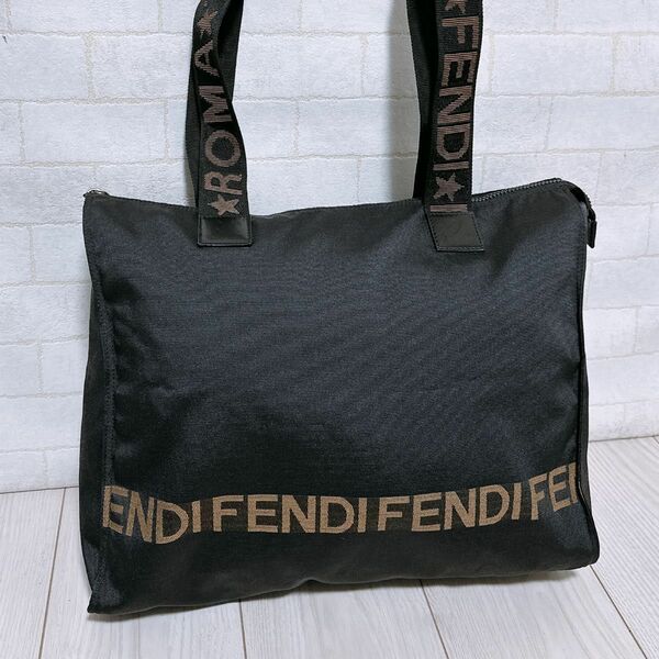 《美品》FENDI(フェンディ)ハンドバッグ