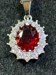 [Premio Fortuna] ruby pendant Pigeon b Lad color. ... ruby . chain stone size approximately 11 millimeter person structure crystal 305135##