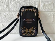 【限定品!!】台湾★即決♪ 正規品!! ANNA SUI アナスイ × サンリオ クロミ コラボ 革製 スマホケース・ショルダーポーチ♪_画像4