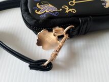 【限定品!!】台湾★即決♪ 正規品!! ANNA SUI アナスイ × サンリオ クロミ コラボ 革製 スマホケース・ショルダーポーチ♪_画像7