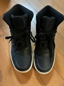 NIKE ハイカット スニーカー 黒　25.5cm