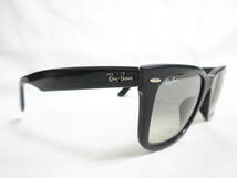 13097◆Ray-Ban レイバン WAYFARER ウェイファーラ RB2140-F 901/32 52□22 150 サングラス MADE IN ITALY 中古 USED_画像4