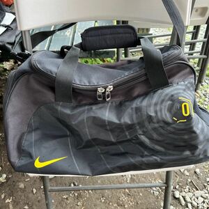 【中古】ボストンバッグ NIKE スポーツバッグ サッカーボールケース　中学生用サイズボール/黒 