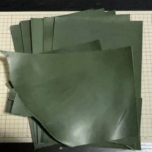 革　ハギレ　栃木レザー　タンニン鞣し　グリーン2ミリ厚　A4サイズ５枚　おまけ１０枚