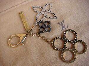  beautiful goods Louis * Vuitton biju-sakta purge . key holder charm M65090 Gold silver 3 point 