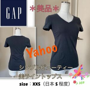 P着用浅【美品】シンプルビューティー《GAP／ギャップ》美ライントップス　濃グレー　XXS（日本S程度）キレイなVネック　裾刺繍