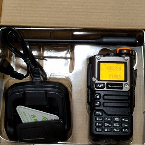 UV-K5(8)　ファームウエア書き換えで広帯域受信機化済FM　AM　SSB　日本仕様電源コンセント付　箱もおくります