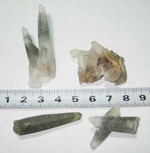 日本の鉱物　長野県　甲武信鉱山の緑水晶４個セット/約２７ｇ