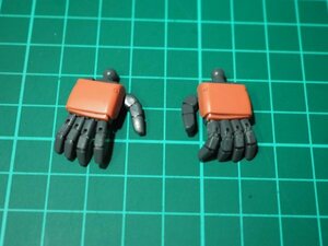 ☆DMY10☆ジャンク★バンダイ MG 1/100 シャア専用 ザクⅡ（Ver.2.0）可動手首のみ ジャンク部品取り 完成品