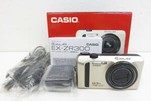 16783 小605-349　カメラ　CASIO　EX-ZR300　カシオ　EXILIM　本体 充電コード　コンパクト デジタルカメラ　中古品　ヤ60