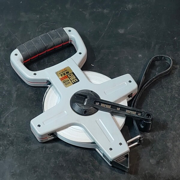 中古品 タジマ TAJIMA 一般測定・土木・建築測量用 鋼製巻尺 エンジニヤ テン HTN-50 50m テープ幅13mm 標準張力50N
