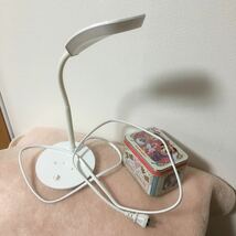 ニトリ　LEDデスクライト 白 動作確認済み 折りたたみ 送料520円_画像1