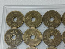 ☆５円黄銅貨／昭和３５年／１５枚ケース入☆_画像7