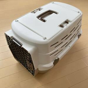  unused with translation Iris cat small size dog (9kg till ) pet Carry white / beige Carry case cage 