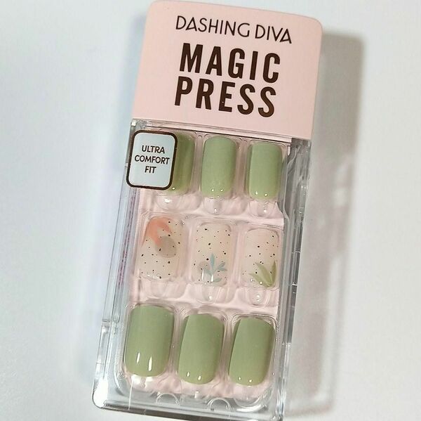 日本未発売品 109 Dashing Diva ダッシングディバ マジックプレス ネイルチップ 付け爪 1秒ジェルネイル